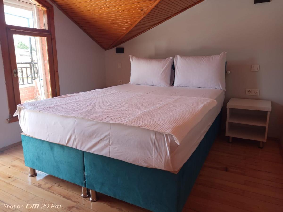 Buyukada Cinar Hotel (Adults Only) อดาลาร์ ภายนอก รูปภาพ