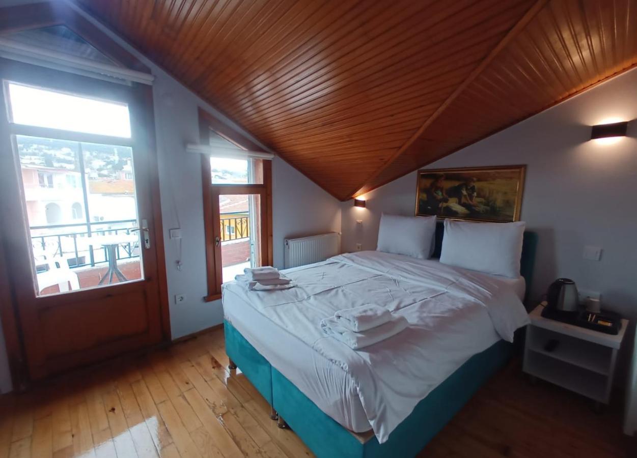 Buyukada Cinar Hotel (Adults Only) อดาลาร์ ภายนอก รูปภาพ
