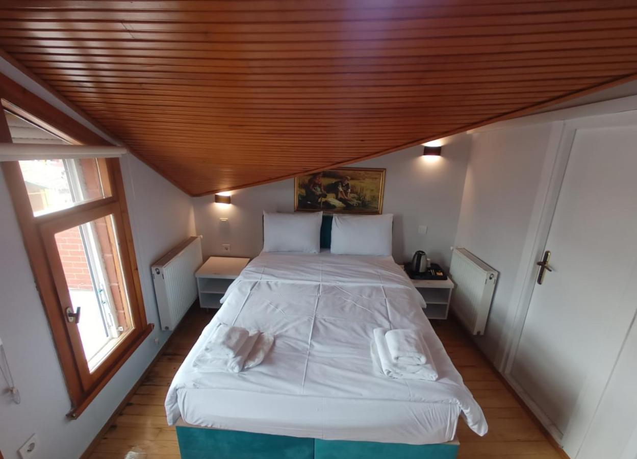 Buyukada Cinar Hotel (Adults Only) อดาลาร์ ภายนอก รูปภาพ