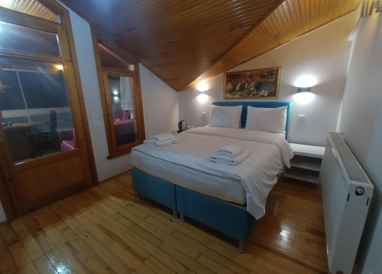 Buyukada Cinar Hotel (Adults Only) อดาลาร์ ภายนอก รูปภาพ