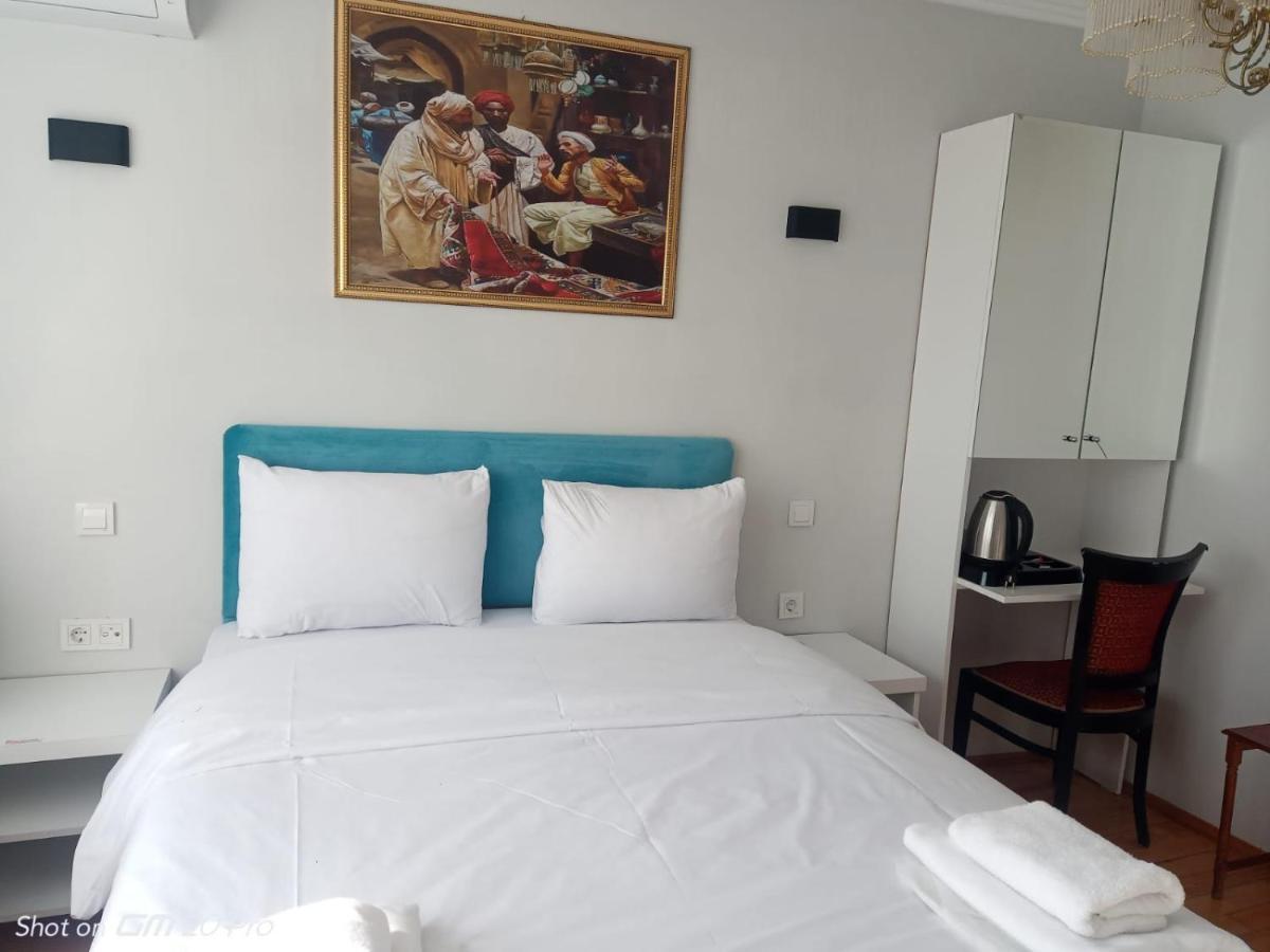 Buyukada Cinar Hotel (Adults Only) อดาลาร์ ภายนอก รูปภาพ