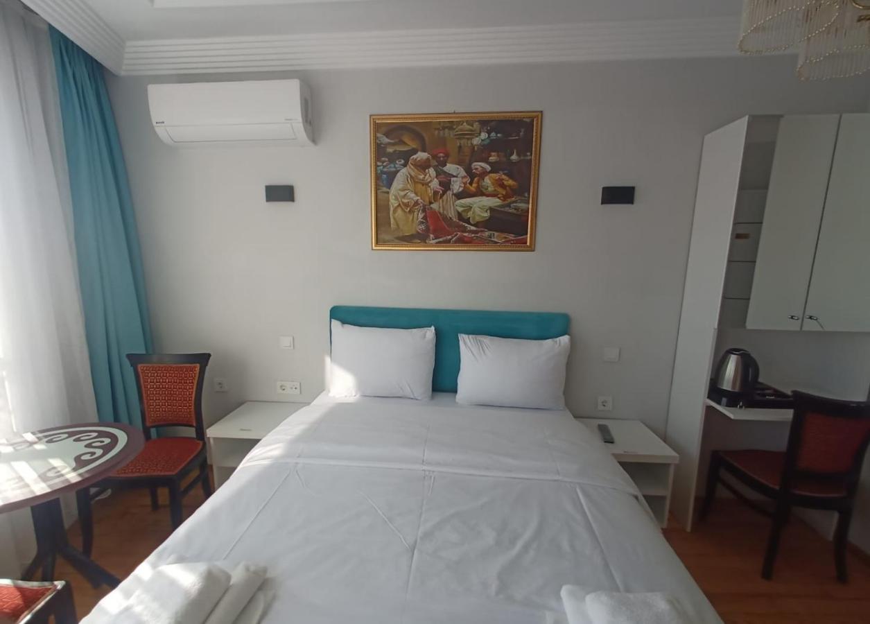 Buyukada Cinar Hotel (Adults Only) อดาลาร์ ภายนอก รูปภาพ