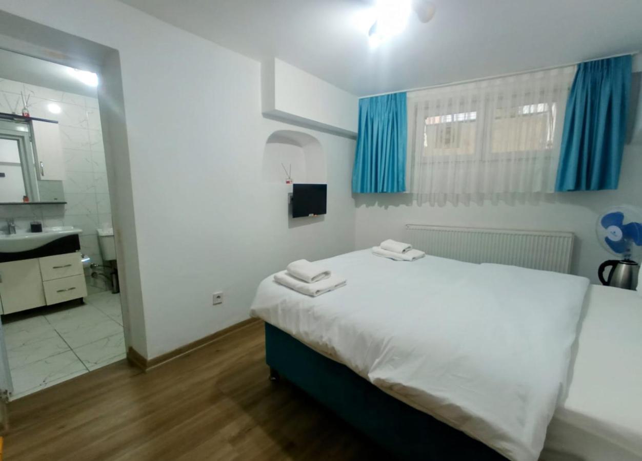 Buyukada Cinar Hotel (Adults Only) อดาลาร์ ภายนอก รูปภาพ