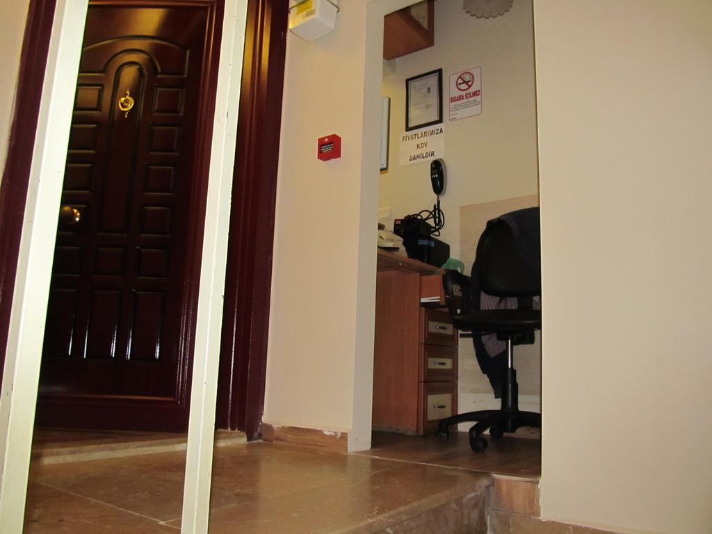 Buyukada Cinar Hotel (Adults Only) อดาลาร์ ภายนอก รูปภาพ