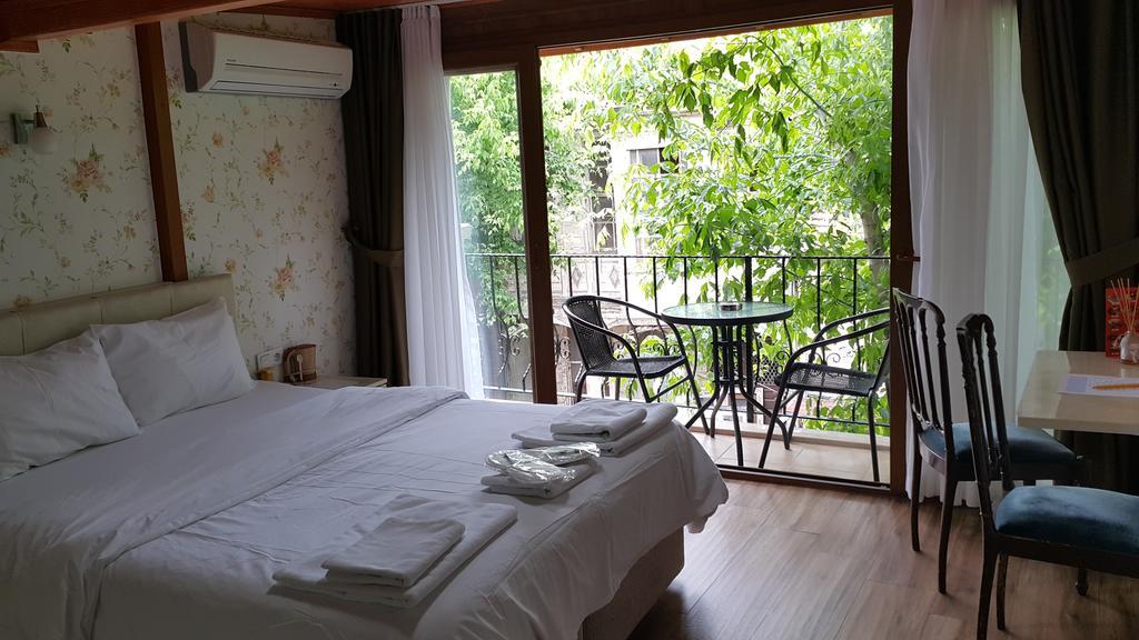 Buyukada Cinar Hotel (Adults Only) อดาลาร์ ภายนอก รูปภาพ